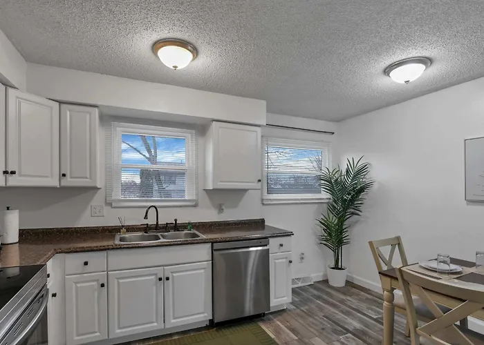 Modern 4br Retreat Fenced Yard Near Easton * Columbus