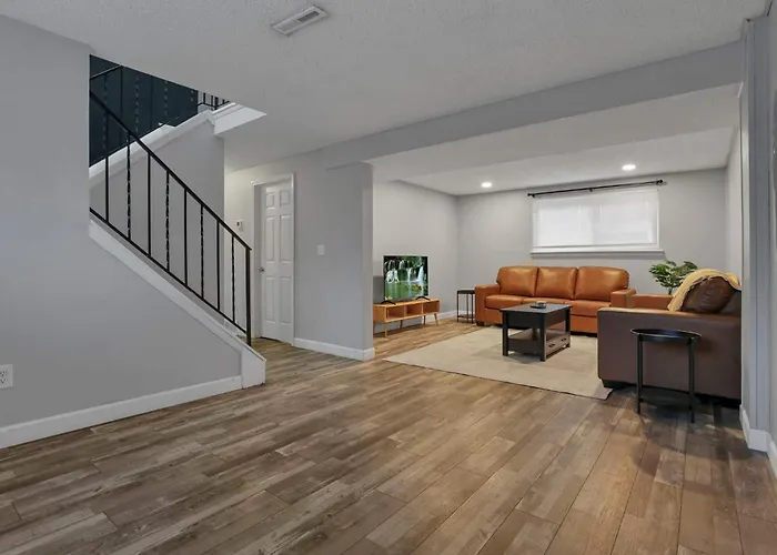 Modern 4br Retreat Fenced Yard Near Easton Columbus
