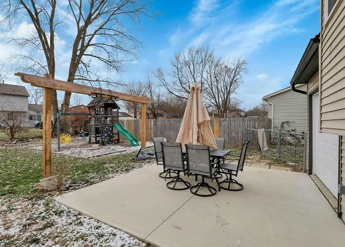 Modern 4br Retreat Fenced Yard Near Easton Holiday home