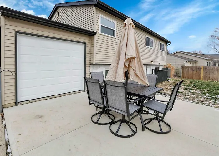 Modern 4br Retreat Fenced Yard Near Easton Columbus