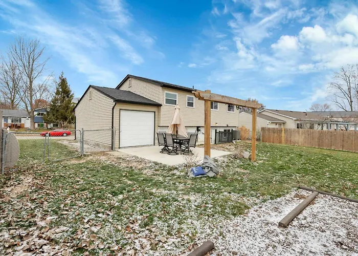 Modern 4br Retreat Fenced Yard Near Easton Columbus